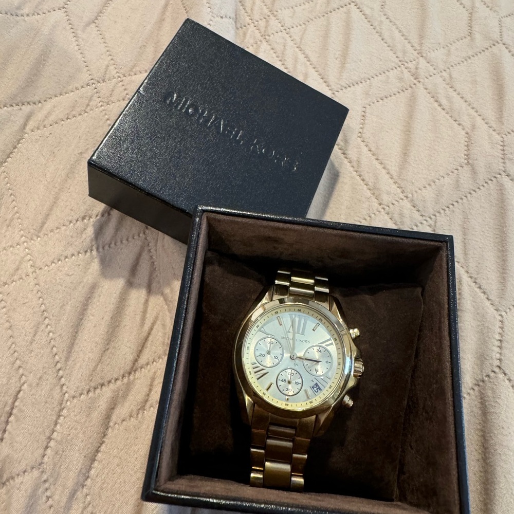 All Gold Michael Kors Watch - Picture 7 of 9